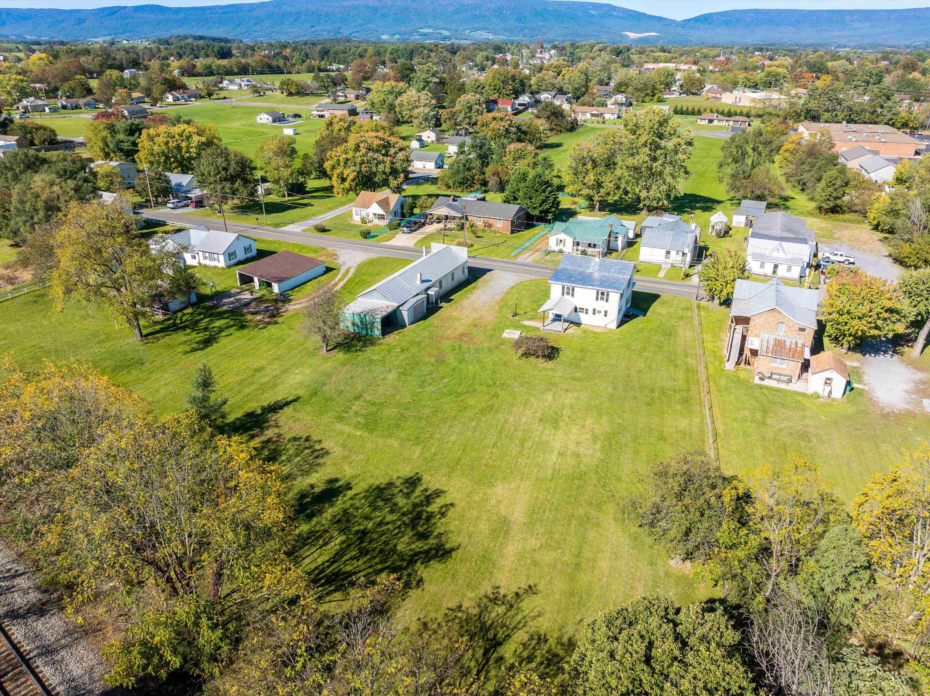 333 HONEYVILLE AVE, STANLEY, Virginia 22851, 3 Bedrooms Bedrooms, ,2 BathroomsBathrooms,Residential,333 HONEYVILLE AVE,658072 MLS # 658072