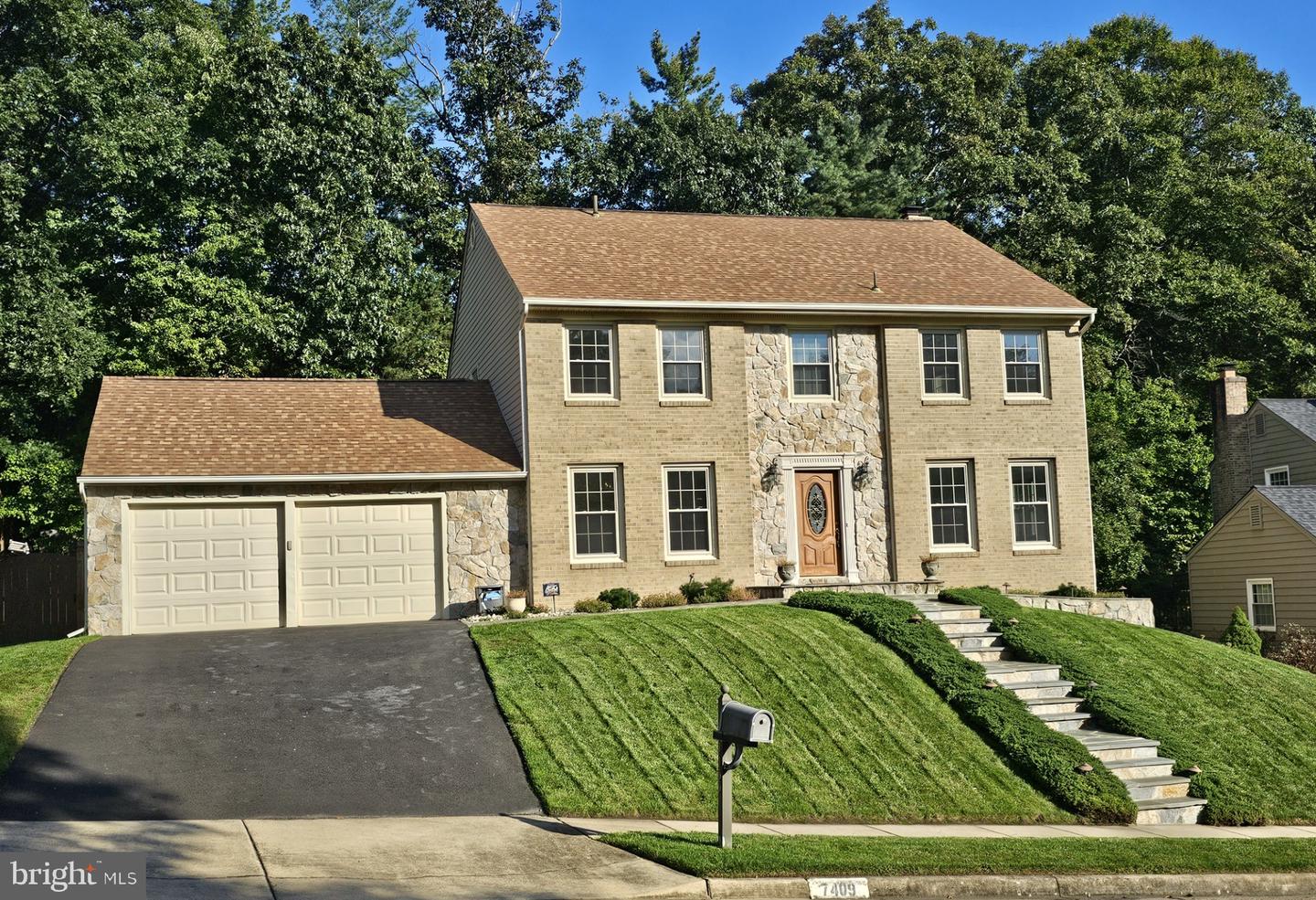 7409 SHADY PALM DR, SPRINGFIELD, Virginia 22153, 4 Bedrooms Bedrooms, ,3 BathroomsBathrooms,Residential,For sale,7409 SHADY PALM DR,VAFX2204528 MLS # VAFX2204528