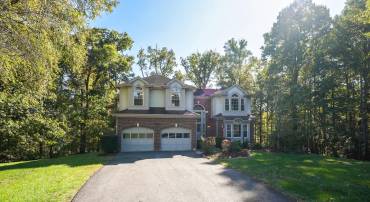 8619 OAK BROOK LN, FAIRFAX STATION, Virginia 22039, 5 Bedrooms Bedrooms, ,4 BathroomsBathrooms,Residential,For sale,8619 OAK BROOK LN,VAFX2205626 MLS # VAFX2205626