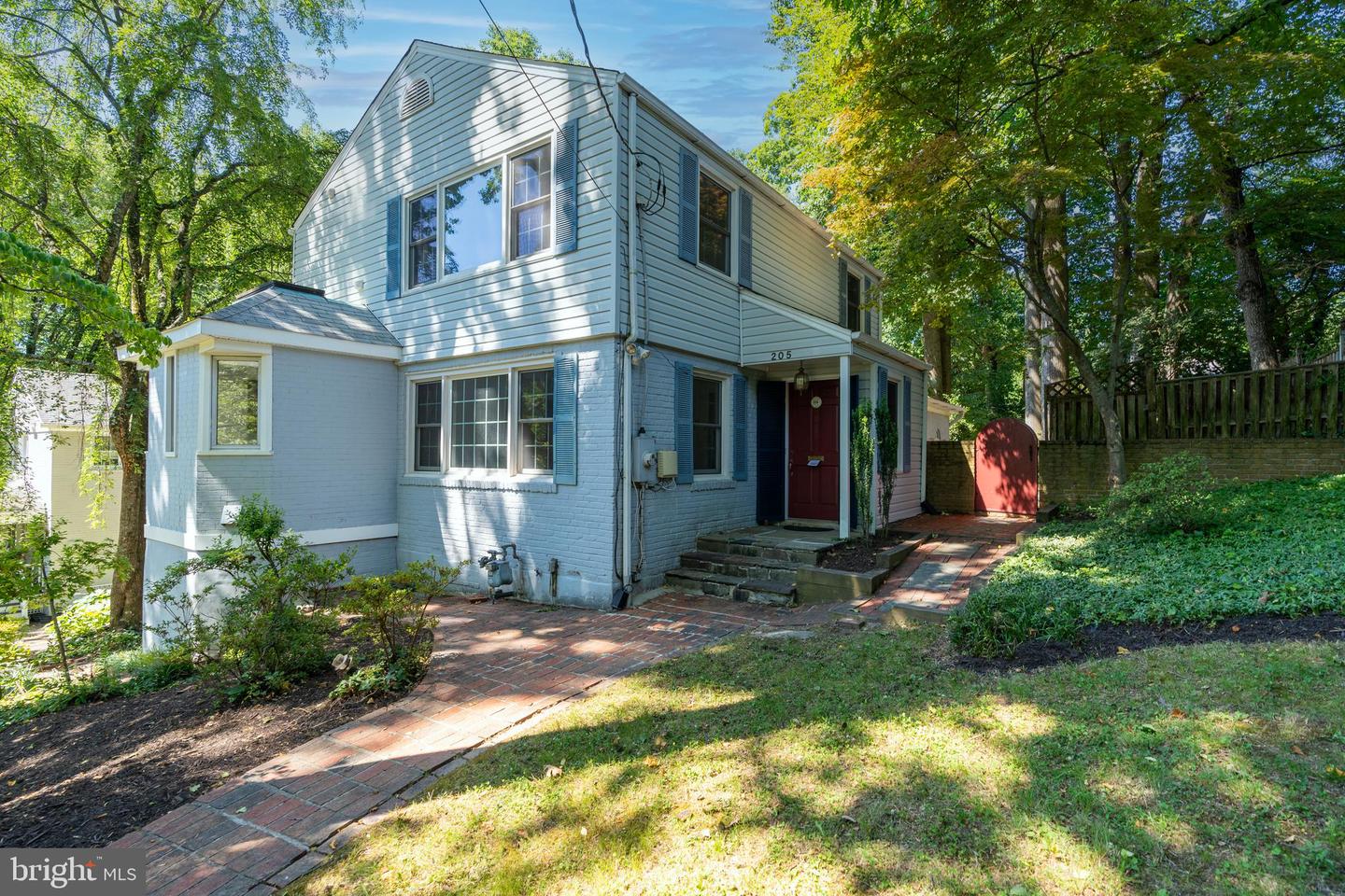 205 POPLAR DR, FALLS CHURCH, Virginia 22046, 4 Bedrooms Bedrooms, ,2 BathroomsBathrooms,Residential,For sale,205 POPLAR DR,VAFA2002584 MLS # VAFA2002584