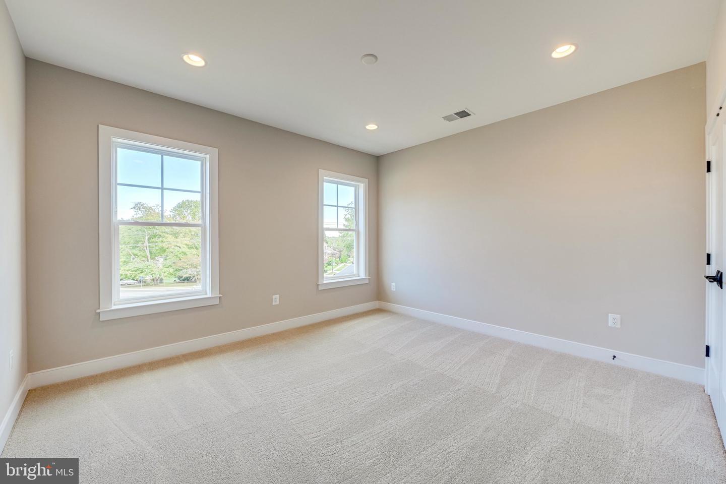 6712 WILLIAMSBURG BLVD, ARLINGTON, Virginia 22213, 5 Bedrooms Bedrooms, ,4 BathroomsBathrooms,Residential,For sale,6712 WILLIAMSBURG BLVD,VAAR2049972 MLS # VAAR2049972