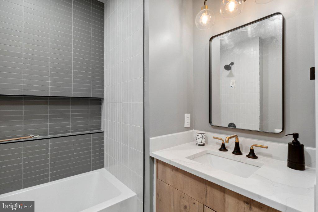 726 11TH ST NE, WASHINGTON, District Of Columbia 20002, 2 Bedrooms Bedrooms, ,2 BathroomsBathrooms,Residential,For sale,726 11TH ST NE,DCDC2165202 MLS # DCDC2165202