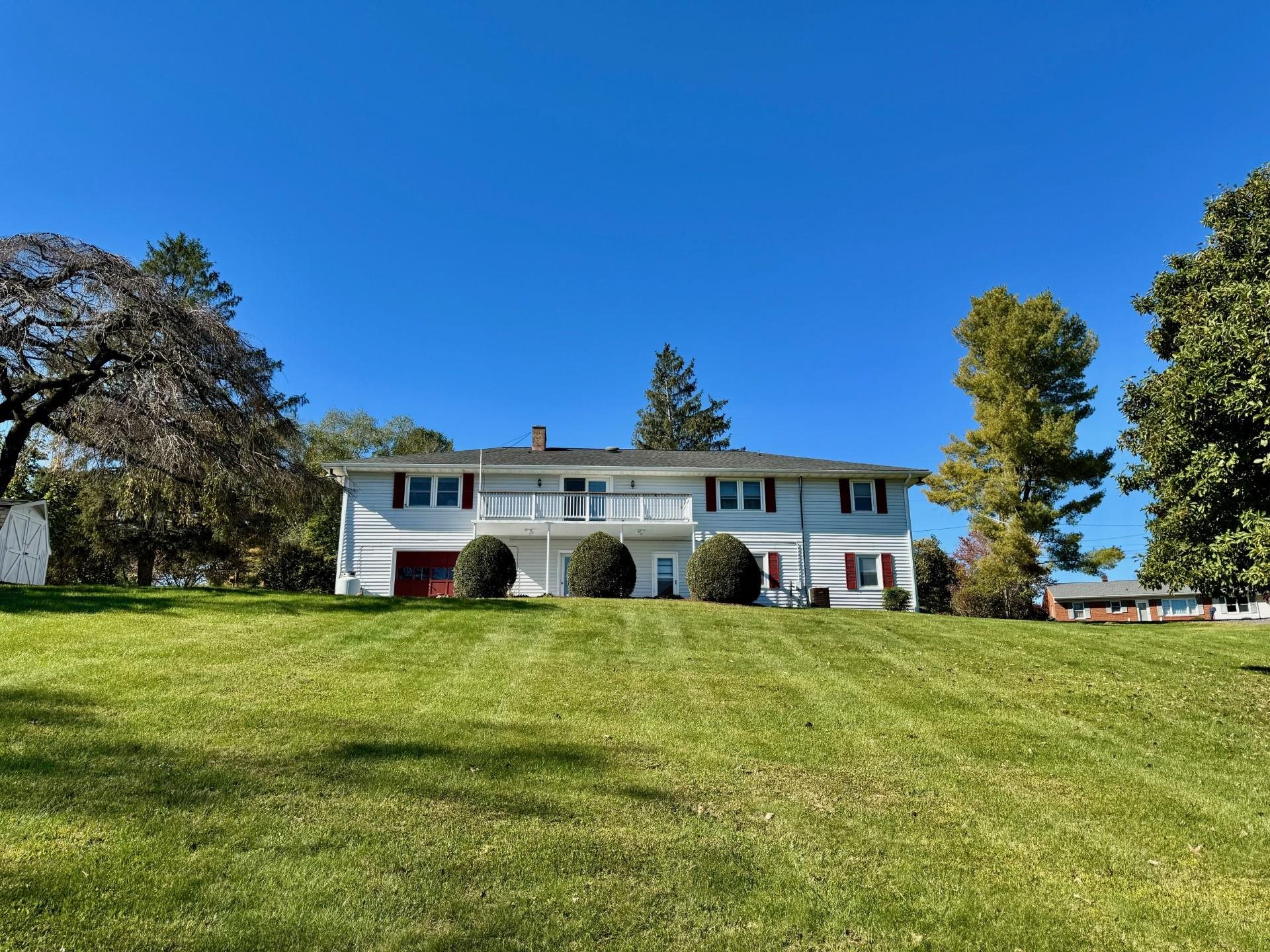 6723 VISTA HEIGHTS RD, BRIDGEWATER, Virginia 22812, 5 Bedrooms Bedrooms, ,2 BathroomsBathrooms,Residential,6723 VISTA HEIGHTS RD,658097 MLS # 658097