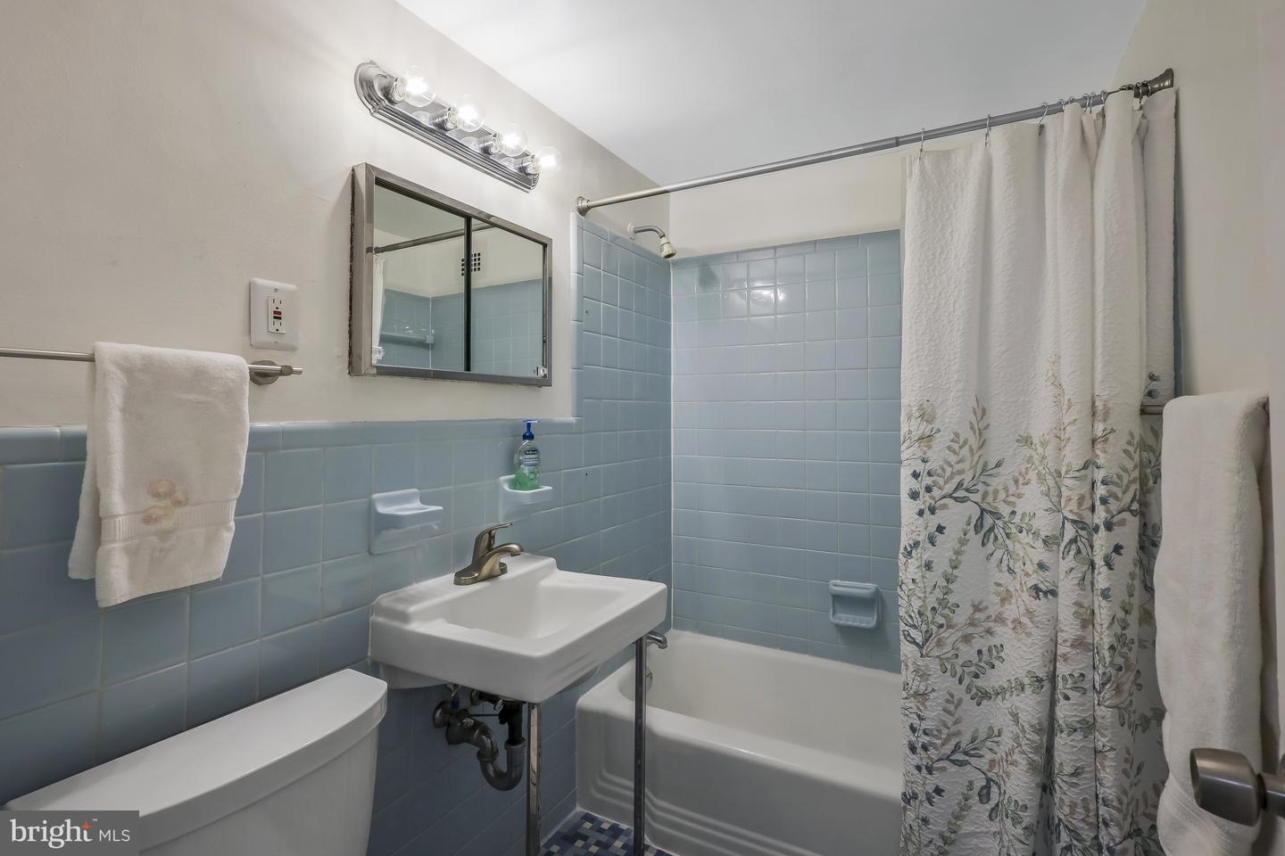 1830 COLUMBIA PIKE #G-3, ARLINGTON, Virginia 22204, 1 Bedroom Bedrooms, ,1 BathroomBathrooms,Residential,For sale,1830 COLUMBIA PIKE #G-3,VAAR2049976 MLS # VAAR2049976