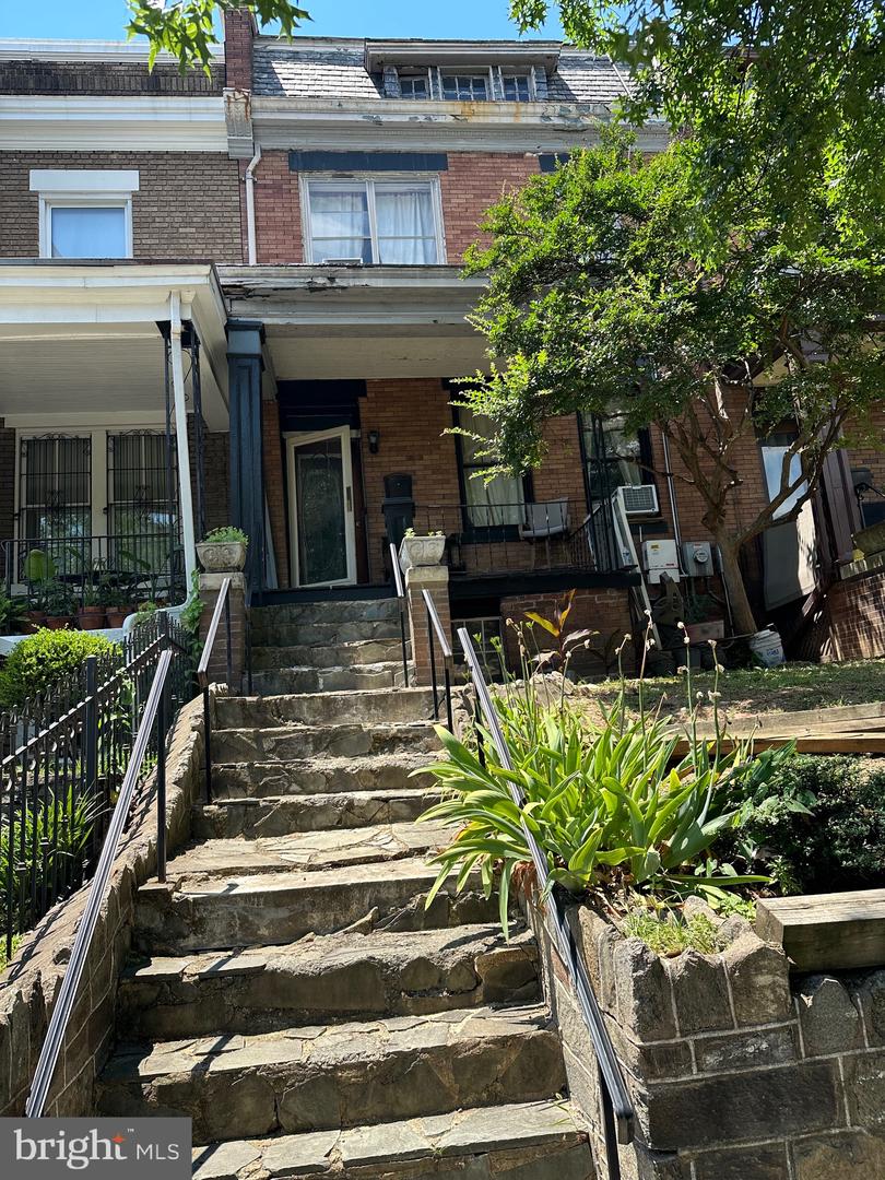 1710 2ND ST NW, WASHINGTON, District Of Columbia 20001, 3 Bedrooms Bedrooms, ,1 BathroomBathrooms,Residential,For sale,1710 2ND ST NW,DCDC2150400 MLS # DCDC2150400