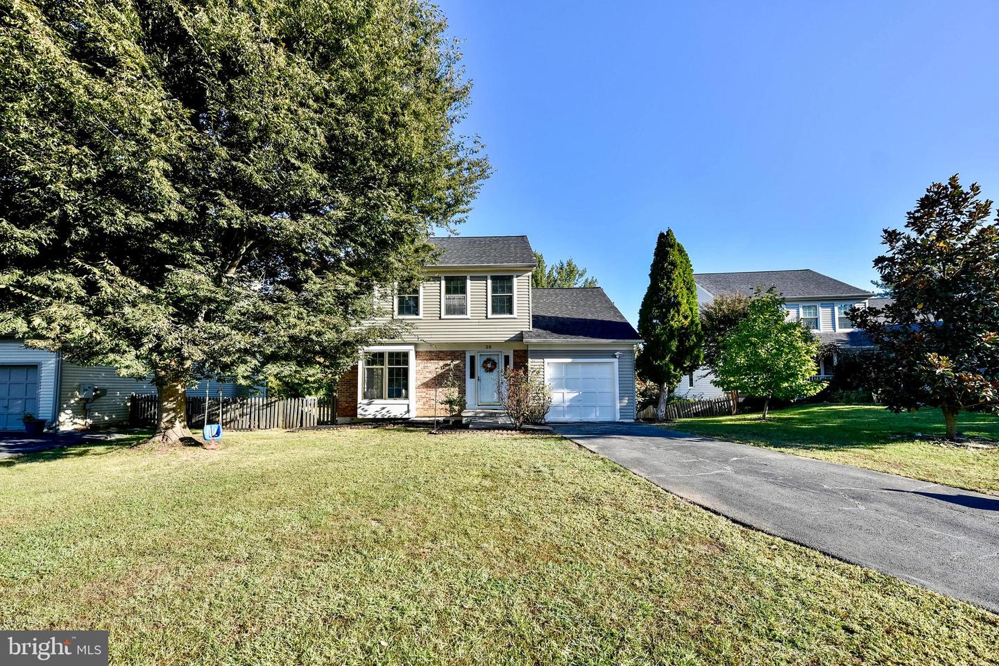 25 NEWLAND CT, STERLING, Virginia 20165, 6 Bedrooms Bedrooms, ,3 BathroomsBathrooms,Residential,For sale,25 NEWLAND CT,VALO2081346 MLS # VALO2081346