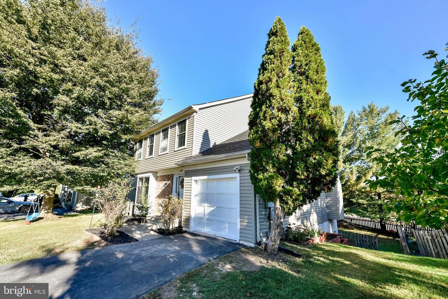 25 NEWLAND CT, STERLING, Virginia 20165, 6 Bedrooms Bedrooms, ,3 BathroomsBathrooms,Residential,For sale,25 NEWLAND CT,VALO2081346 MLS # VALO2081346