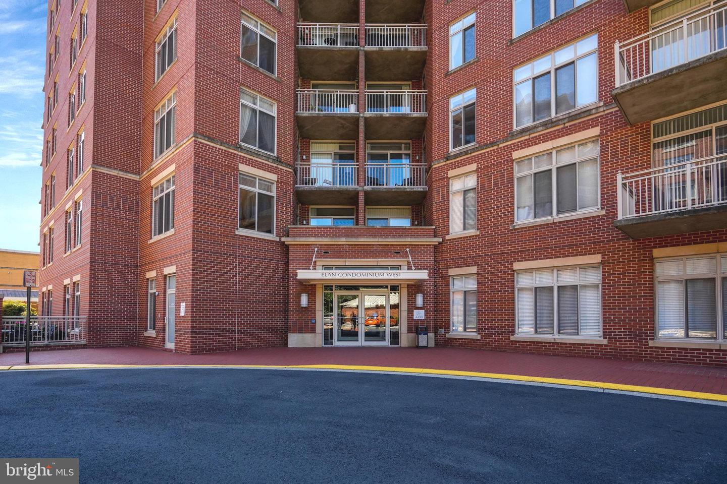 4490 MARKET COMMONS DR #201, FAIRFAX, Virginia 22033, 2 Bedrooms Bedrooms, ,2 BathroomsBathrooms,Residential,For sale,4490 MARKET COMMONS DR #201,VAFX2198908 MLS # VAFX2198908