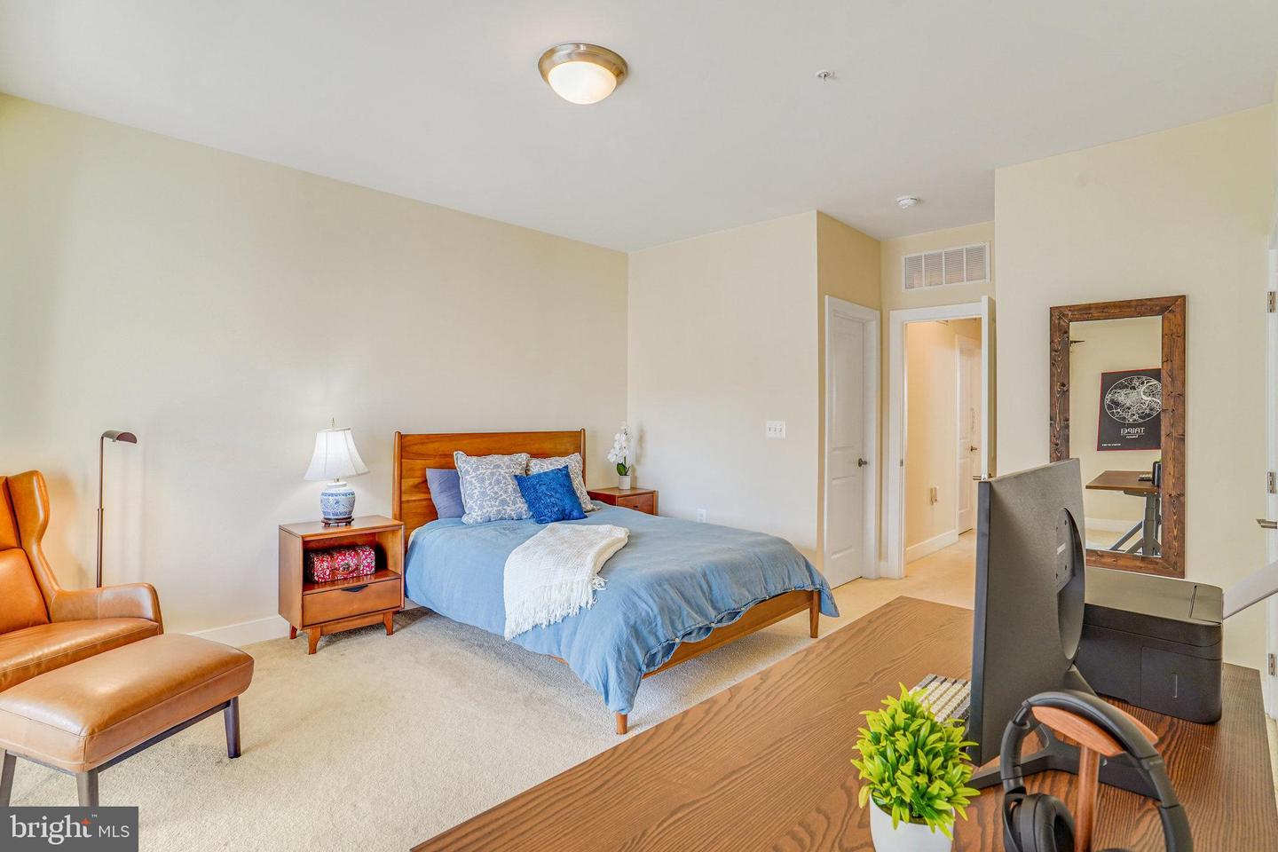 2305 MAIN LINE BLVD #101, ALEXANDRIA, Virginia 22301, 3 Bedrooms Bedrooms, ,2 BathroomsBathrooms,Residential,For sale,2305 MAIN LINE BLVD #101,VAAX2038920 MLS # VAAX2038920