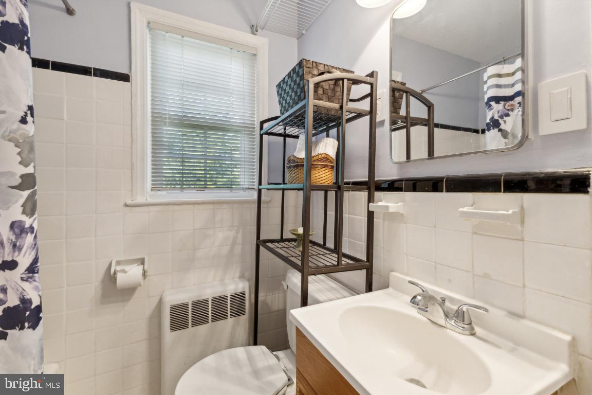 6502 POTOMAC AVE #B1, ALEXANDRIA, Virginia 22307, 1 Bedroom Bedrooms, ,1 BathroomBathrooms,Residential,For sale,6502 POTOMAC AVE #B1,VAFX2206646 MLS # VAFX2206646