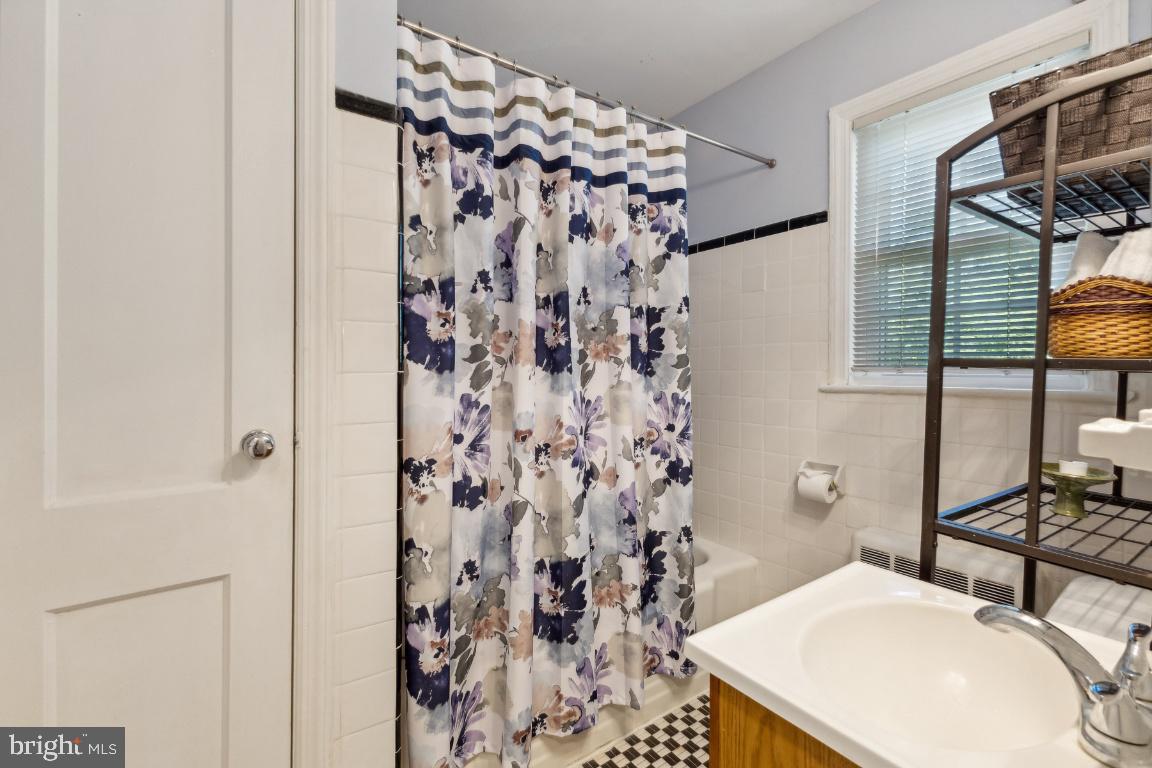 6502 POTOMAC AVE #B1, ALEXANDRIA, Virginia 22307, 1 Bedroom Bedrooms, ,1 BathroomBathrooms,Residential,For sale,6502 POTOMAC AVE #B1,VAFX2206646 MLS # VAFX2206646