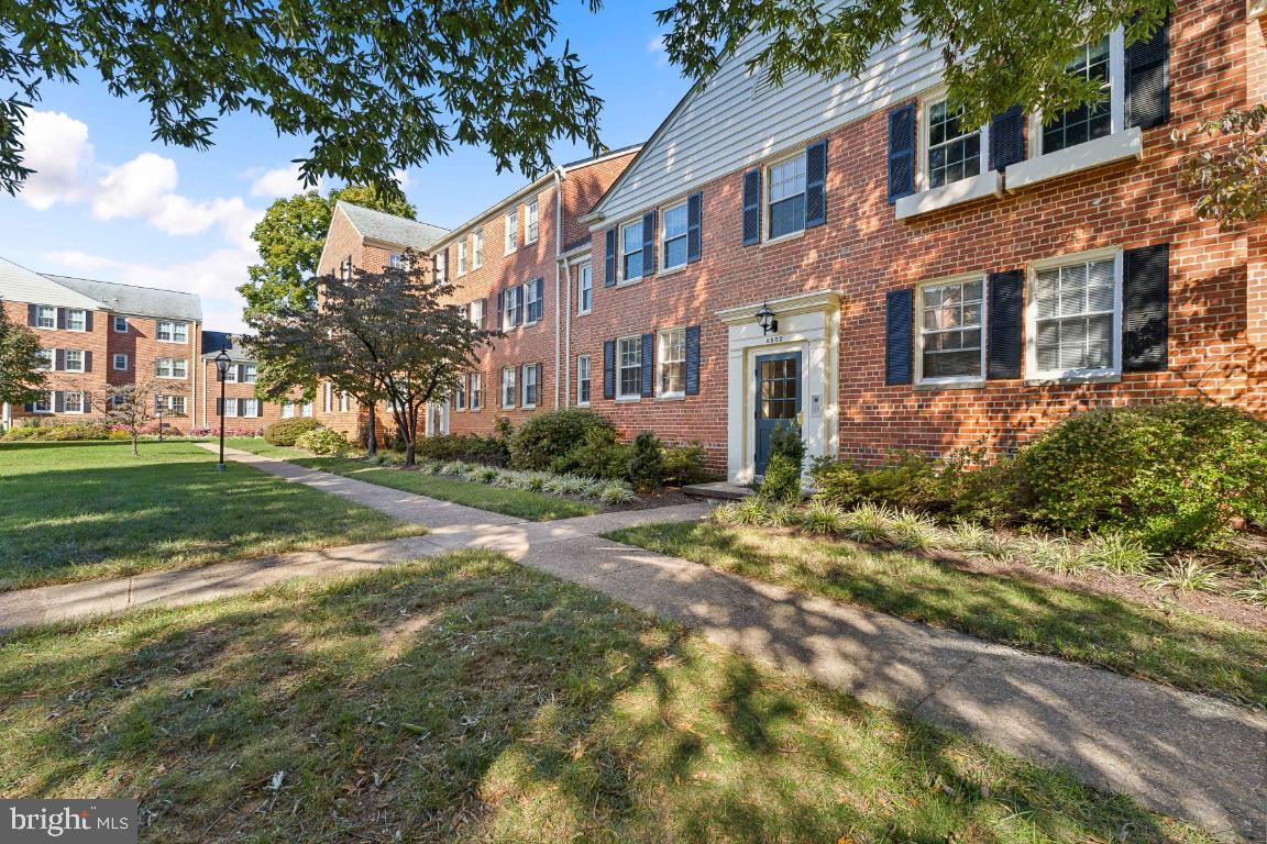 6502 POTOMAC AVE #B1, ALEXANDRIA, Virginia 22307, 1 Bedroom Bedrooms, ,1 BathroomBathrooms,Residential,For sale,6502 POTOMAC AVE #B1,VAFX2206646 MLS # VAFX2206646