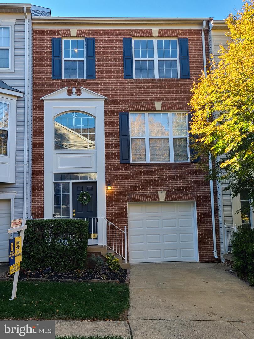 4166 ZINNIA LN, FAIRFAX, Virginia 22030, 3 Bedrooms Bedrooms, ,2 BathroomsBathrooms,Residential,For sale,4166 ZINNIA LN,VAFX2207104 MLS # VAFX2207104