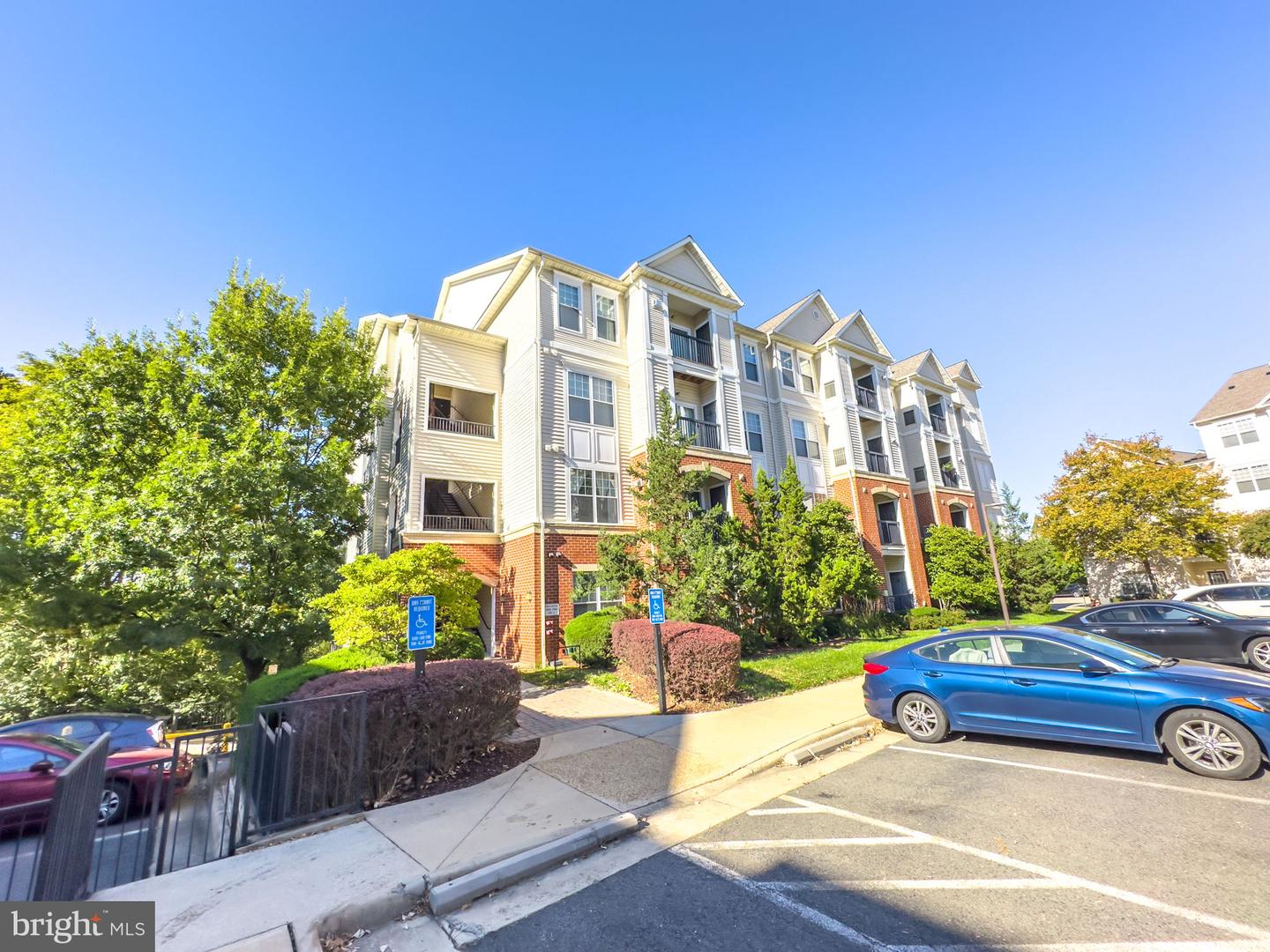 11350 ARISTOTLE DR #7-302, FAIRFAX, Virginia 22030, 1 Bedroom Bedrooms, ,1 BathroomBathrooms,Residential,For sale,11350 ARISTOTLE DR #7-302,VAFX2207352 MLS # VAFX2207352