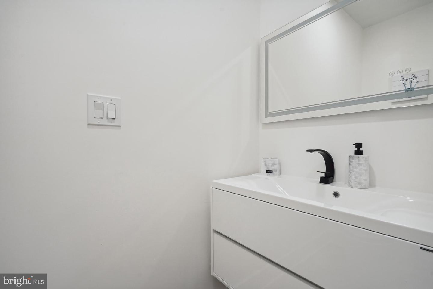 903 QUINCY ST NW #101, WASHINGTON, District Of Columbia 20011, 4 Bedrooms Bedrooms, ,3 BathroomsBathrooms,Residential,For sale,903 QUINCY ST NW #101,DCDC2165890 MLS # DCDC2165890