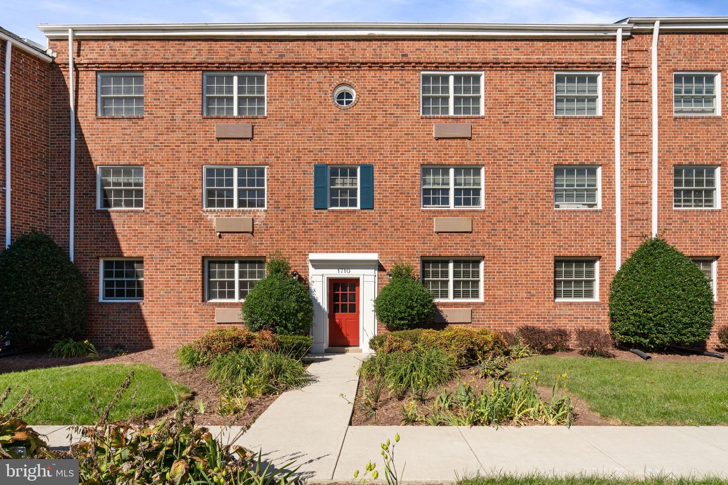 1710 W ABINGDON DR #102, ALEXANDRIA, Virginia 22314, 1 Bedroom Bedrooms, 4 Rooms Rooms,1 BathroomBathrooms,Residential,For sale,1710 W ABINGDON DR #102,VAAX2037782 MLS # VAAX2037782