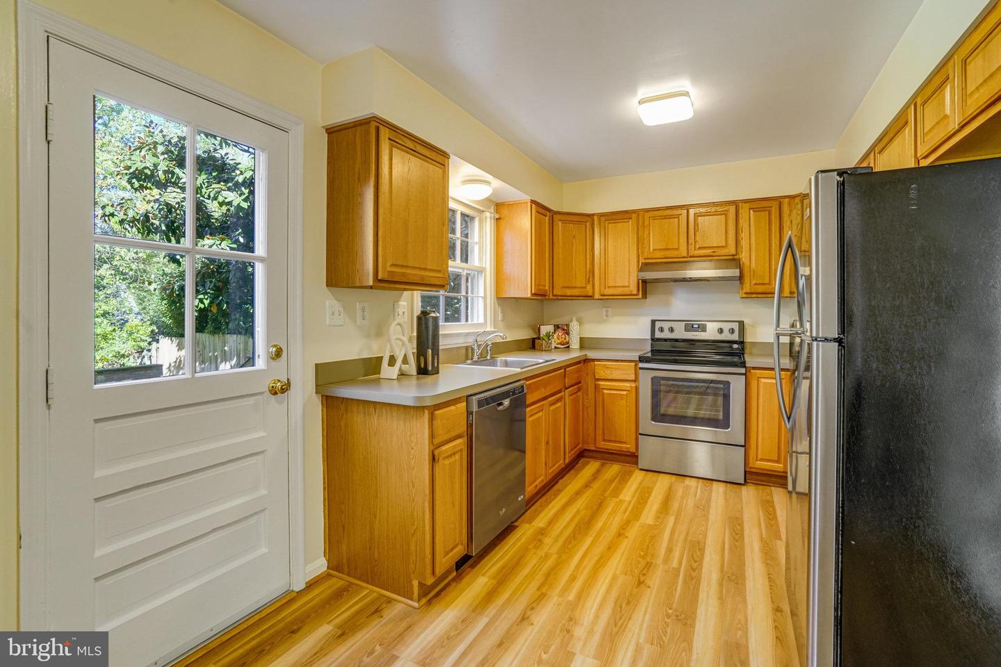 202 LAVERNE AVE, ALEXANDRIA, Virginia 22305, 2 Bedrooms Bedrooms, ,2 BathroomsBathrooms,Residential,For sale,202 LAVERNE AVE,VAAX2038662 MLS # VAAX2038662