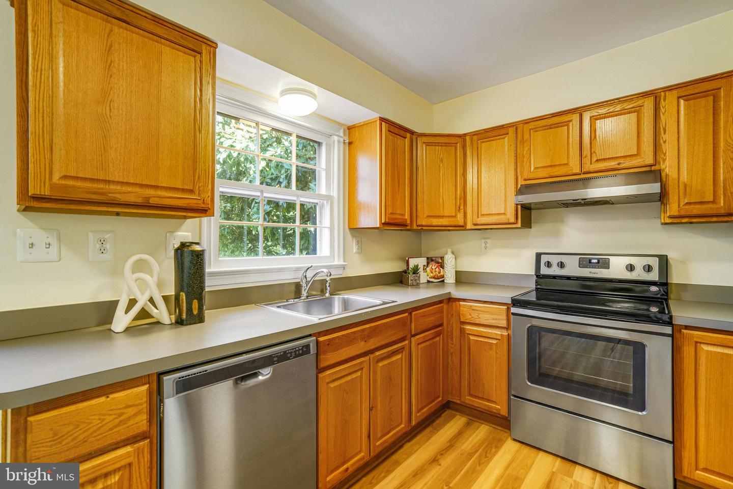 202 LAVERNE AVE, ALEXANDRIA, Virginia 22305, 2 Bedrooms Bedrooms, ,2 BathroomsBathrooms,Residential,For sale,202 LAVERNE AVE,VAAX2038662 MLS # VAAX2038662