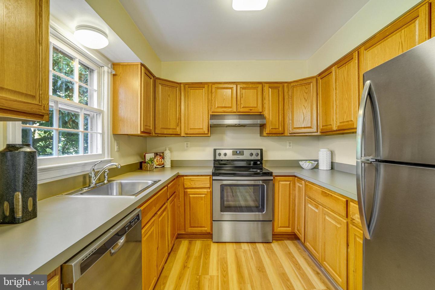 202 LAVERNE AVE, ALEXANDRIA, Virginia 22305, 2 Bedrooms Bedrooms, ,2 BathroomsBathrooms,Residential,For sale,202 LAVERNE AVE,VAAX2038662 MLS # VAAX2038662