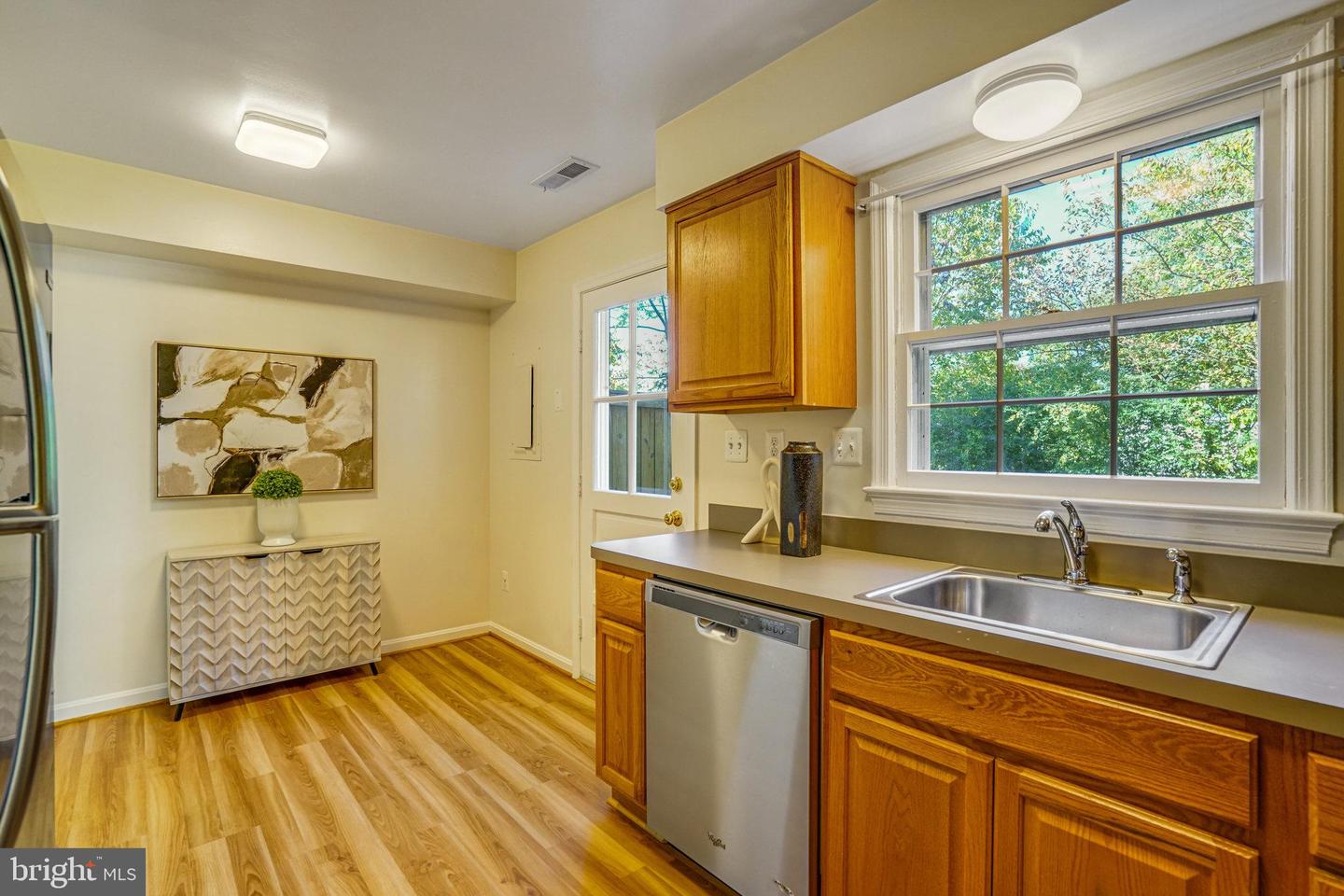 202 LAVERNE AVE, ALEXANDRIA, Virginia 22305, 2 Bedrooms Bedrooms, ,2 BathroomsBathrooms,Residential,For sale,202 LAVERNE AVE,VAAX2038662 MLS # VAAX2038662