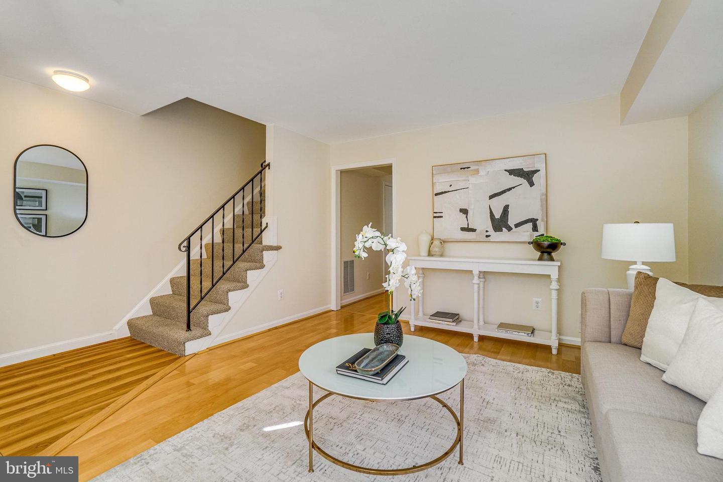 202 LAVERNE AVE, ALEXANDRIA, Virginia 22305, 2 Bedrooms Bedrooms, ,2 BathroomsBathrooms,Residential,For sale,202 LAVERNE AVE,VAAX2038662 MLS # VAAX2038662