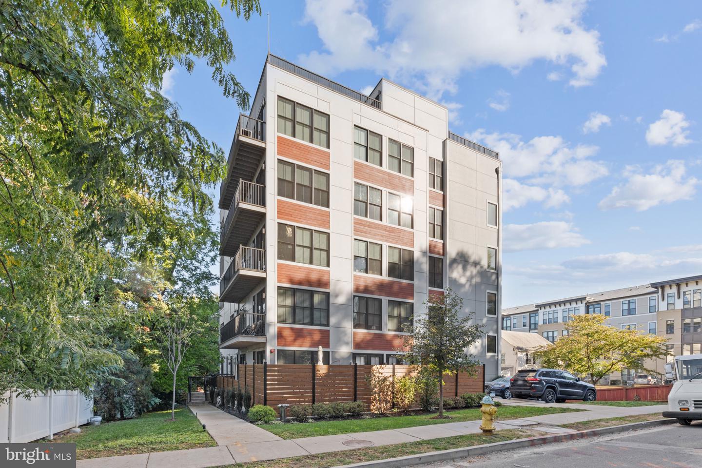 1245 N PIERCE ST #9, ARLINGTON, Virginia 22209, 3 Bedrooms Bedrooms, ,2 BathroomsBathrooms,Residential,For sale,1245 N PIERCE ST #9,VAAR2050062 MLS # VAAR2050062