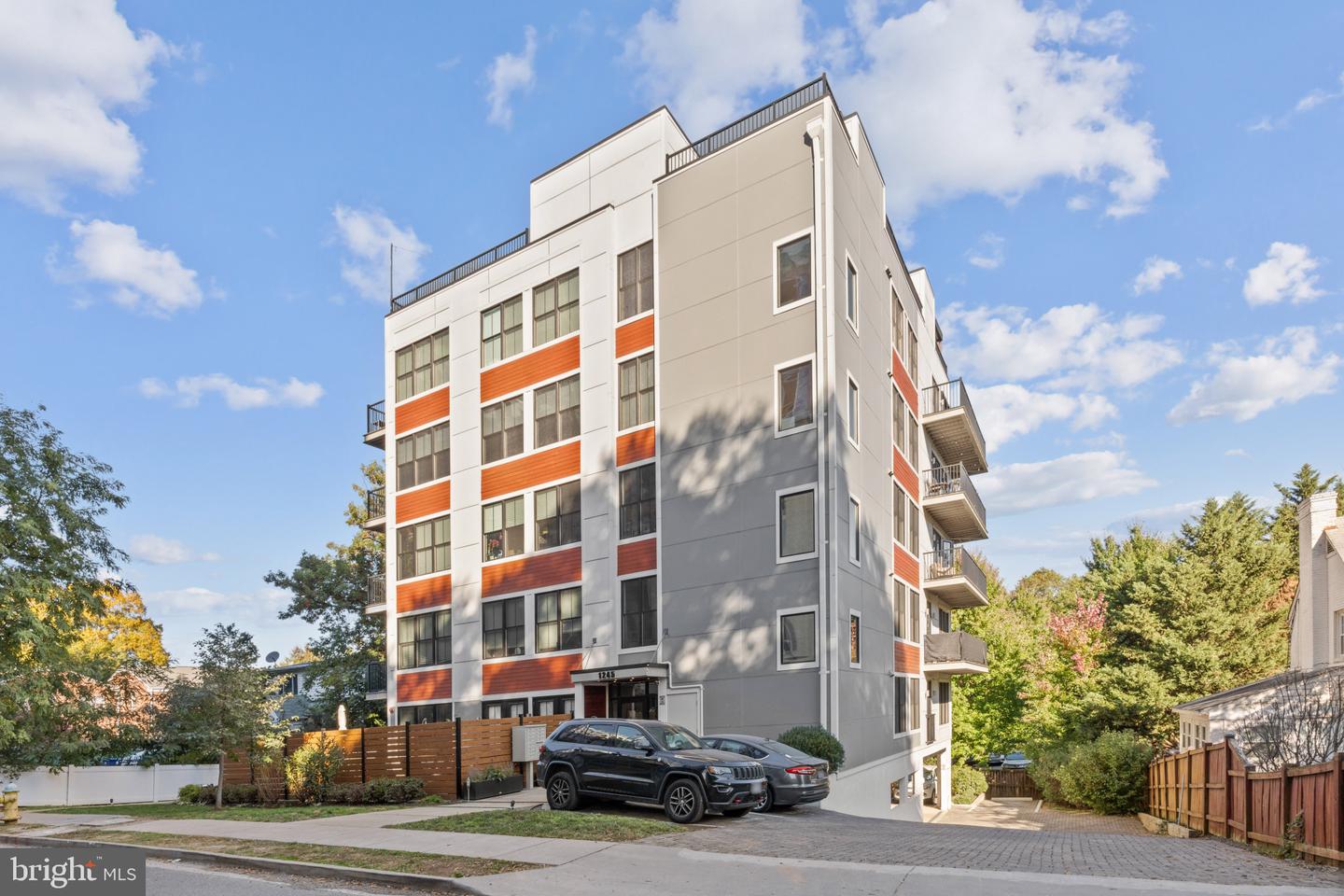 1245 N PIERCE ST #9, ARLINGTON, Virginia 22209, 3 Bedrooms Bedrooms, ,2 BathroomsBathrooms,Residential,For sale,1245 N PIERCE ST #9,VAAR2050062 MLS # VAAR2050062