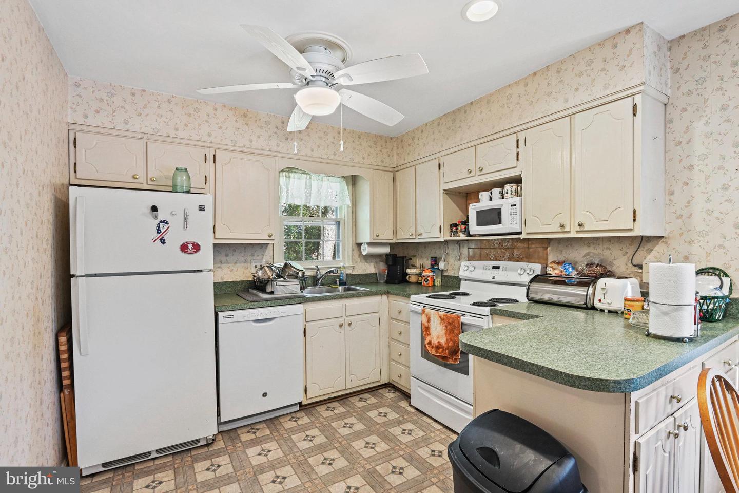 2615 LEMONTREE LN, VIENNA, Virginia 22181, 4 Bedrooms Bedrooms, ,2 BathroomsBathrooms,Residential,For sale,2615 LEMONTREE LN,VAFX2207420 MLS # VAFX2207420