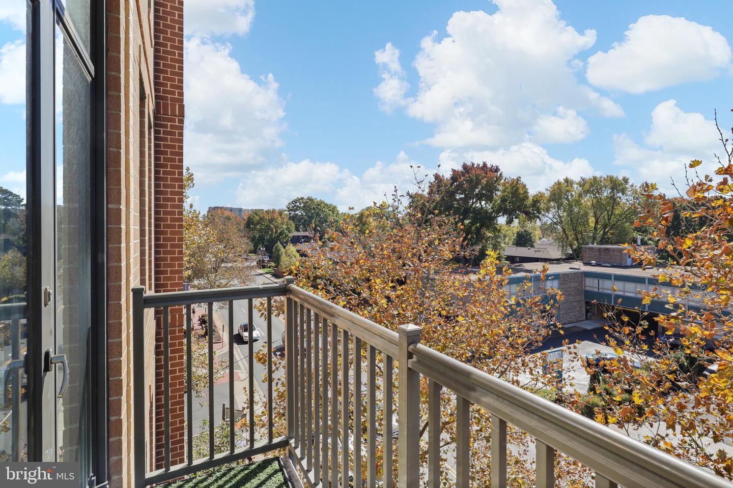 444 W BROAD ST #426, FALLS CHURCH, Virginia 22046, 2 Bedrooms Bedrooms, ,2 BathroomsBathrooms,Residential,For sale,444 W BROAD ST #426,VAFA2002588 MLS # VAFA2002588