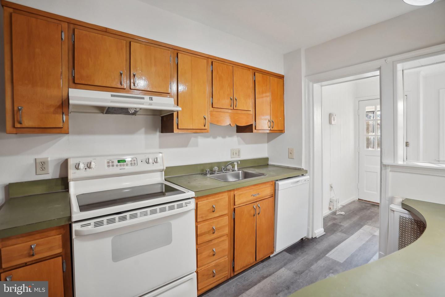 814 20TH ST NE, WASHINGTON, District Of Columbia 20002, 3 Bedrooms Bedrooms, ,1 BathroomBathrooms,Residential,For sale,814 20TH ST NE,DCDC2154560 MLS # DCDC2154560