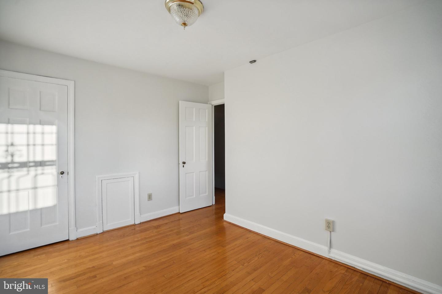 814 20TH ST NE, WASHINGTON, District Of Columbia 20002, 3 Bedrooms Bedrooms, ,1 BathroomBathrooms,Residential,For sale,814 20TH ST NE,DCDC2154560 MLS # DCDC2154560