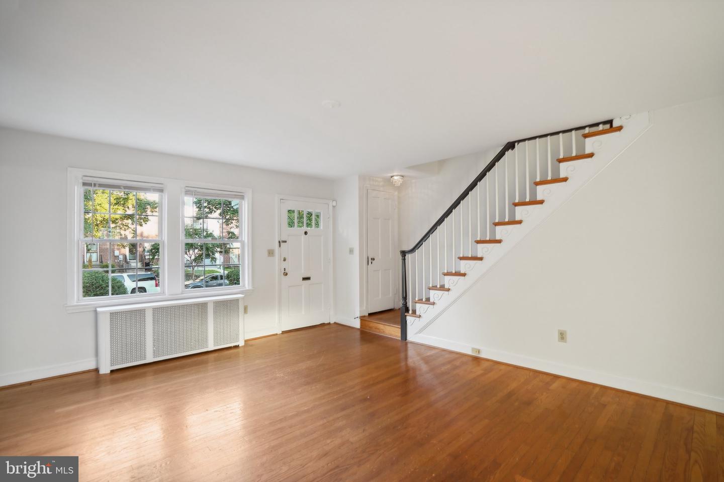 814 20TH ST NE, WASHINGTON, District Of Columbia 20002, 3 Bedrooms Bedrooms, ,1 BathroomBathrooms,Residential,For sale,814 20TH ST NE,DCDC2154560 MLS # DCDC2154560