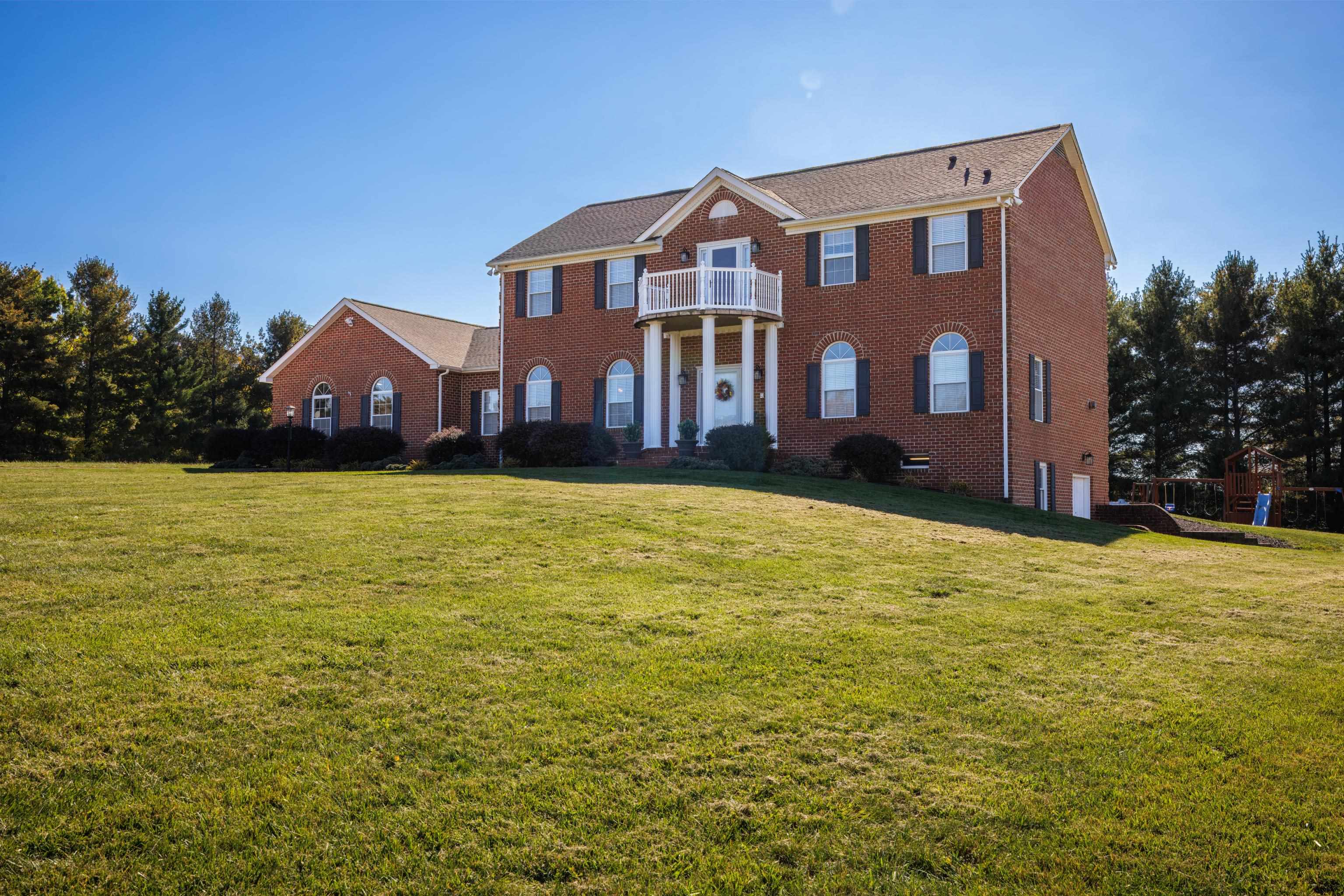 731 OAK GROVE CHURCH RD, WAYNESBORO, Virginia 22980, 4 Bedrooms Bedrooms, ,3 BathroomsBathrooms,Residential,SOLID BRICK CONSTRUCTION,731 OAK GROVE CHURCH RD,658193 MLS # 658193