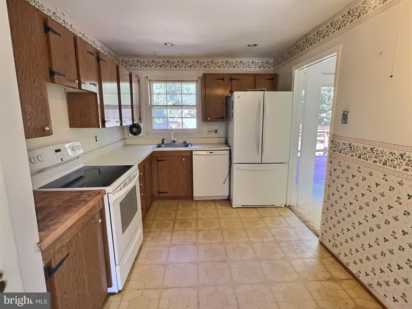 8643 GATESHEAD RD, ALEXANDRIA, Virginia 22309, 4 Bedrooms Bedrooms, ,3 BathroomsBathrooms,Residential,For sale,8643 GATESHEAD RD,VAFX2202088 MLS # VAFX2202088