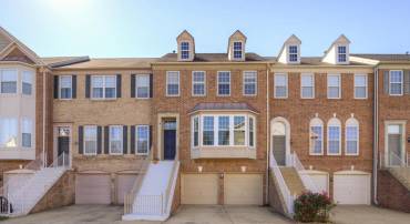 6184 MANCHESTER PARK CIR, ALEXANDRIA, Virginia 22310, 3 Bedrooms Bedrooms, ,3 BathroomsBathrooms,Residential,For sale,6184 MANCHESTER PARK CIR,VAFX2206560 MLS # VAFX2206560