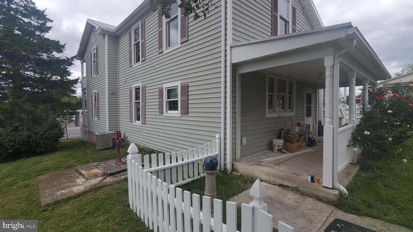 7994 MAIN ST, MIDDLETOWN, Virginia 22645, 4 Bedrooms Bedrooms, ,3 BathroomsBathrooms,Residential,For sale,7994 MAIN ST,VAFV2022350 MLS # VAFV2022350