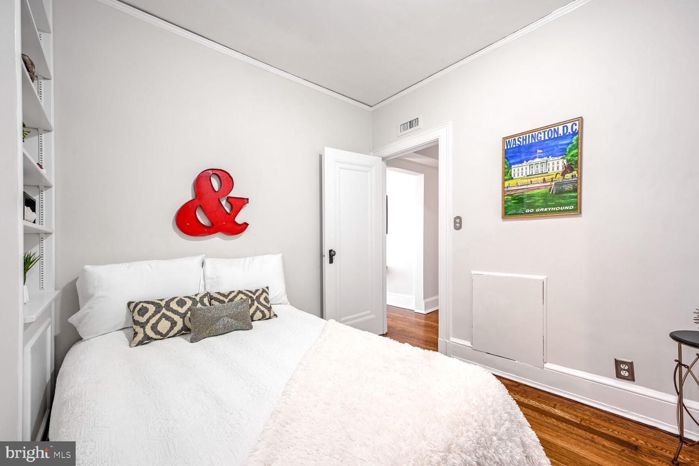 1026 16TH ST NW #606, WASHINGTON, District Of Columbia 20036, 1 Bedroom Bedrooms, ,1 BathroomBathrooms,Residential,For sale,1026 16TH ST NW #606,DCDC2165302 MLS # DCDC2165302