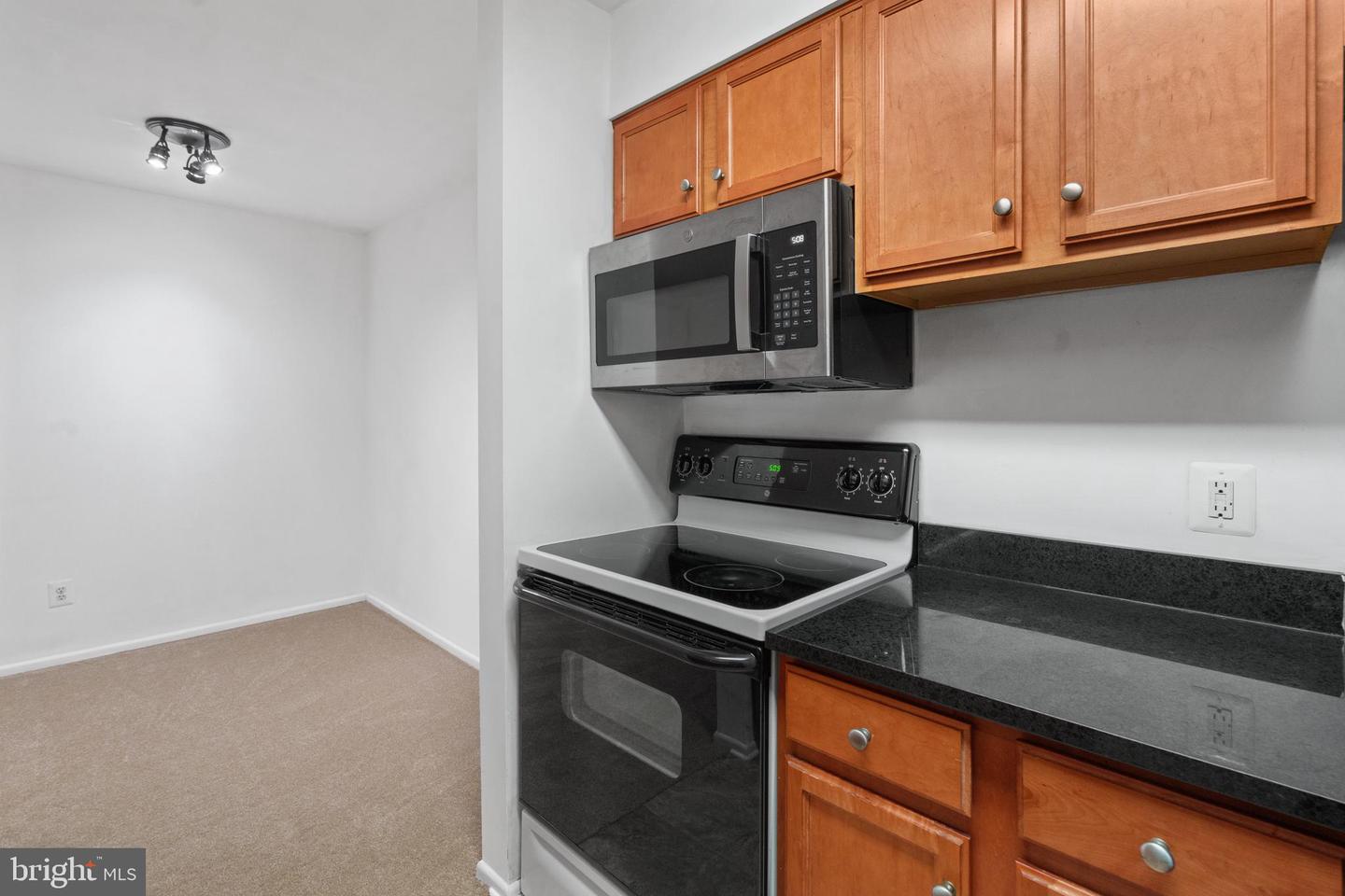 1783 JONATHAN WAY #1783-L, RESTON, Virginia 20190, 2 Bedrooms Bedrooms, 4 Rooms Rooms,2 BathroomsBathrooms,Residential,For sale,1783 JONATHAN WAY #1783-L,VAFX2207228 MLS # VAFX2207228