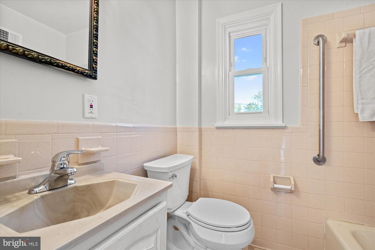 1309 ORONOCO ST, ALEXANDRIA, Virginia 22314, 2 Bedrooms Bedrooms, ,1 BathroomBathrooms,Residential,For sale,1309 ORONOCO ST,VAAX2039056 MLS # VAAX2039056