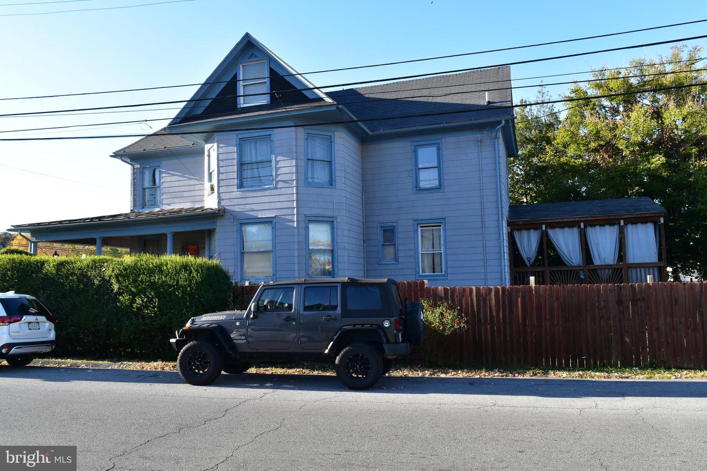 203 CHESTER ST, FRONT ROYAL, Virginia 22630, 3 Bedrooms Bedrooms, ,2 BathroomsBathrooms,Residential,For sale,203 CHESTER ST,VAWR2009494 MLS # VAWR2009494