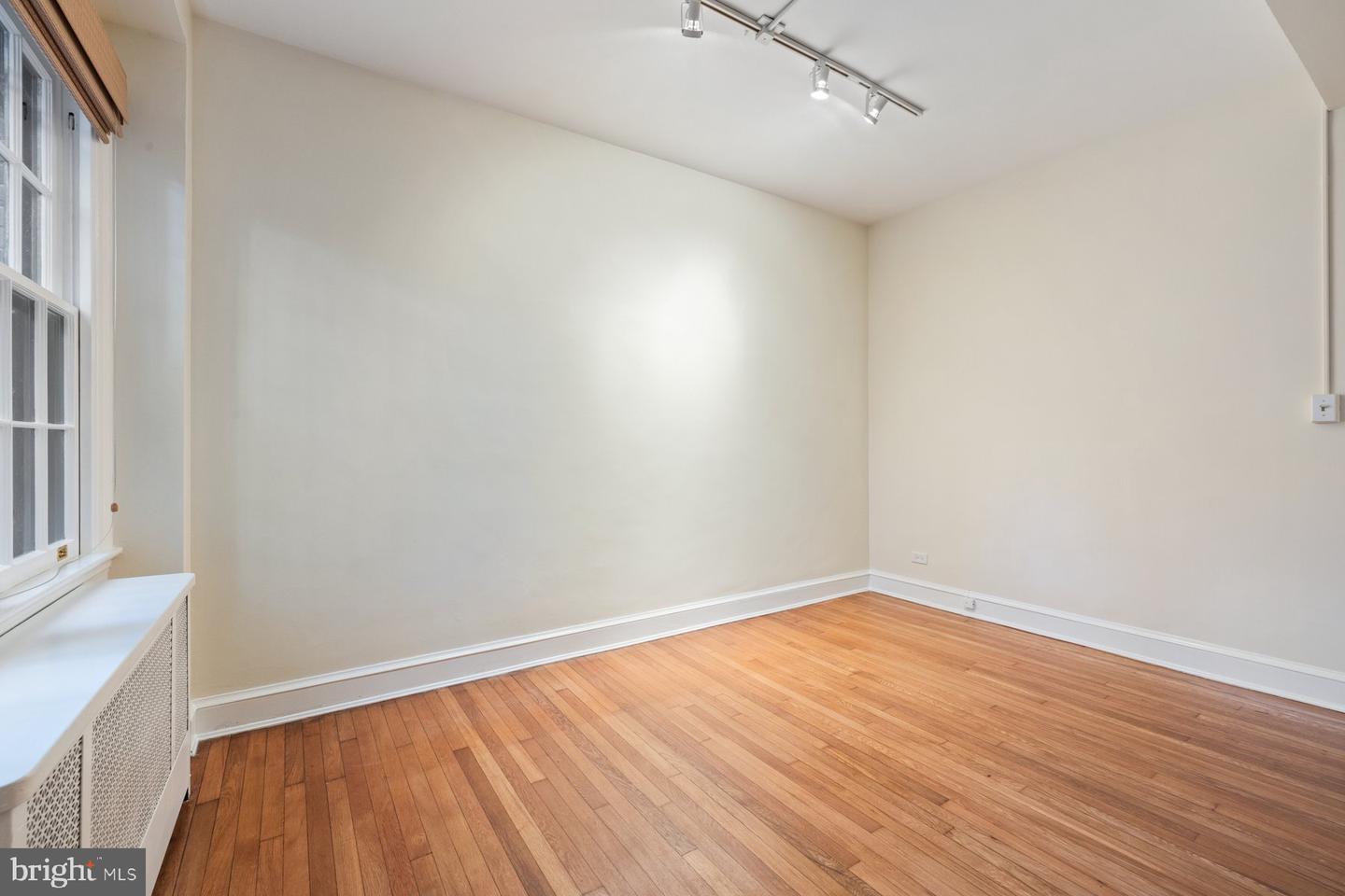 3041 SEDGWICK ST NW #102D, WASHINGTON, District Of Columbia 20008, 2 Bedrooms Bedrooms, ,1 BathroomBathrooms,Residential,For sale,3041 SEDGWICK ST NW #102D,DCDC2166056 MLS # DCDC2166056