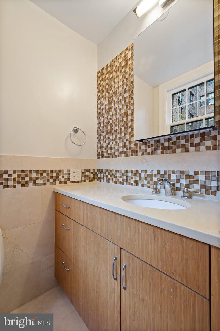 3041 SEDGWICK ST NW #102D, WASHINGTON, District Of Columbia 20008, 2 Bedrooms Bedrooms, ,1 BathroomBathrooms,Residential,For sale,3041 SEDGWICK ST NW #102D,DCDC2166056 MLS # DCDC2166056