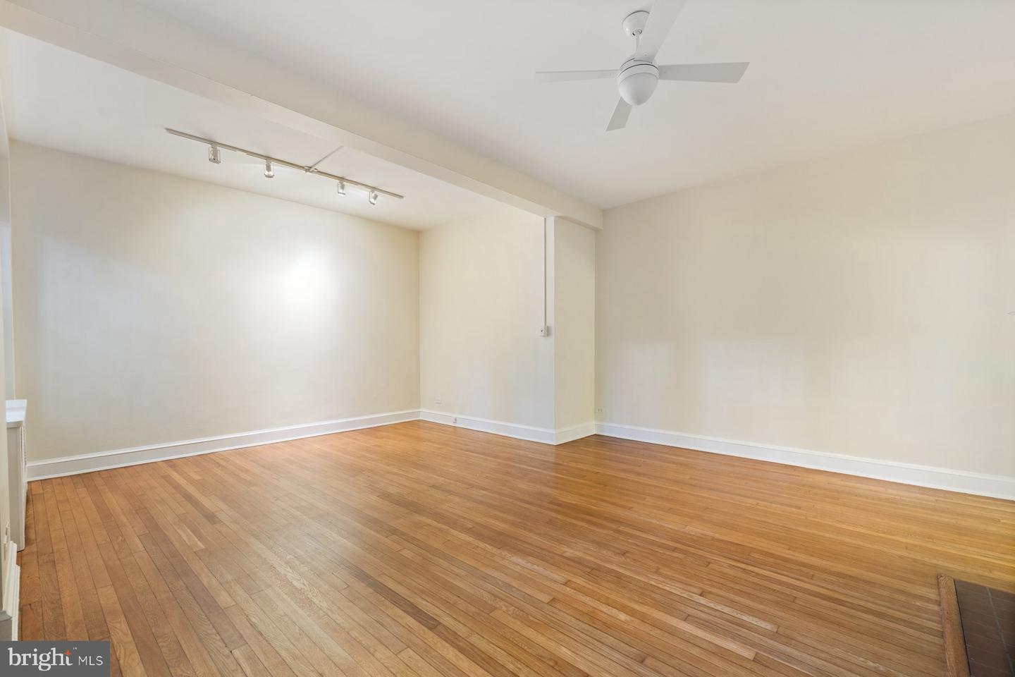 3041 SEDGWICK ST NW #102D, WASHINGTON, District Of Columbia 20008, 2 Bedrooms Bedrooms, ,1 BathroomBathrooms,Residential,For sale,3041 SEDGWICK ST NW #102D,DCDC2166056 MLS # DCDC2166056