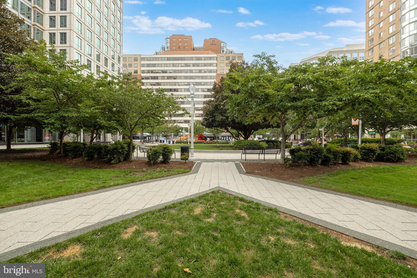 102 N GEORGE MASON DR #102-4, ARLINGTON, Virginia 22203, 1 Bedroom Bedrooms, ,1 BathroomBathrooms,Residential,For sale,102 N GEORGE MASON DR #102-4,VAAR2050088 MLS # VAAR2050088