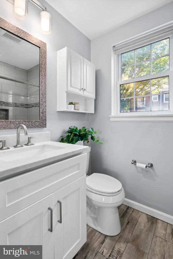 2861 S BUCHANAN ST, ARLINGTON, Virginia 22206, 2 Bedrooms Bedrooms, ,2 BathroomsBathrooms,Residential,For sale,2861 S BUCHANAN ST,VAAR2048946 MLS # VAAR2048946