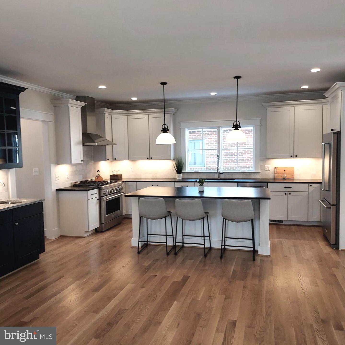2917 18TH ST S, ARLINGTON, Virginia 22204, 6 Bedrooms Bedrooms, ,5 BathroomsBathrooms,Residential,For sale,2917 18TH ST S,VAAR2049944 MLS # VAAR2049944