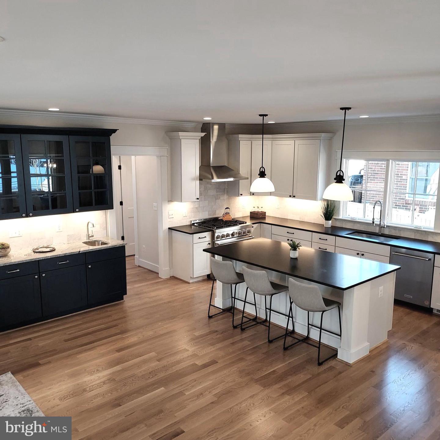 2917 18TH ST S, ARLINGTON, Virginia 22204, 6 Bedrooms Bedrooms, ,5 BathroomsBathrooms,Residential,For sale,2917 18TH ST S,VAAR2049944 MLS # VAAR2049944
