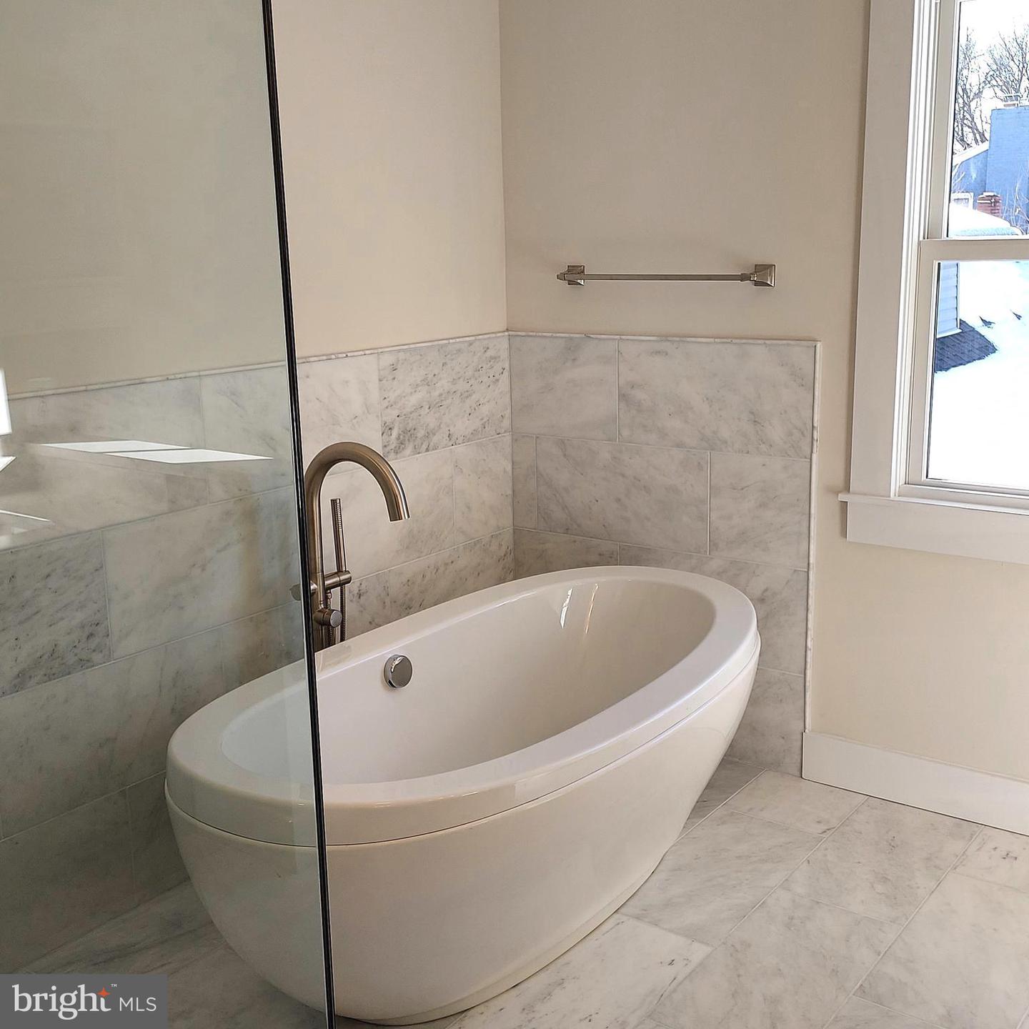 2917 18TH ST S, ARLINGTON, Virginia 22204, 6 Bedrooms Bedrooms, ,5 BathroomsBathrooms,Residential,For sale,2917 18TH ST S,VAAR2049944 MLS # VAAR2049944