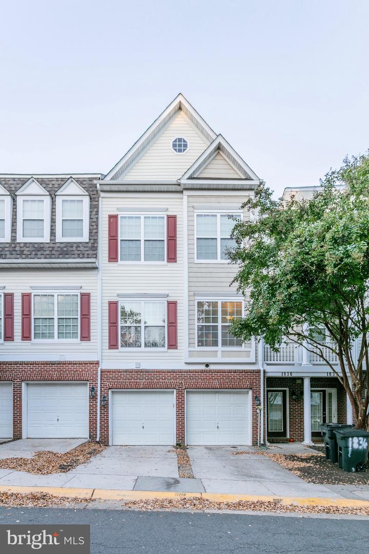 1836 CEDAR COVE WAY #101, WOODBRIDGE, Virginia 22191, 3 Bedrooms Bedrooms, ,2 BathroomsBathrooms,Residential,For sale,1836 CEDAR COVE WAY #101,VAPW2081912 MLS # VAPW2081912