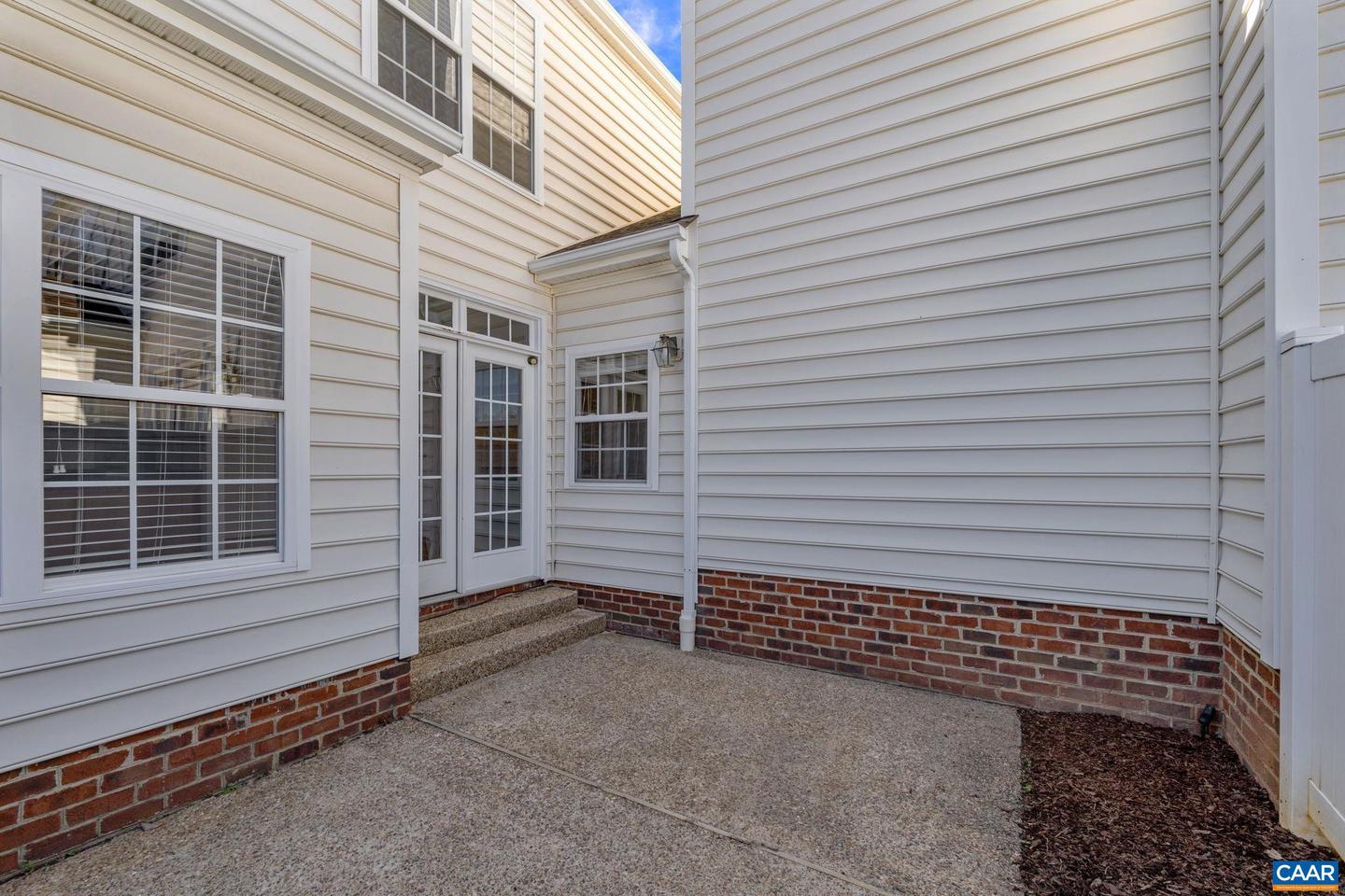 2117 PINEY KNOLL LN, CHARLOTTESVILLE, Virginia 22911, 4 Bedrooms Bedrooms, ,3 BathroomsBathrooms,Residential,For sale,2117 PINEY KNOLL LN,658205 MLS # 658205